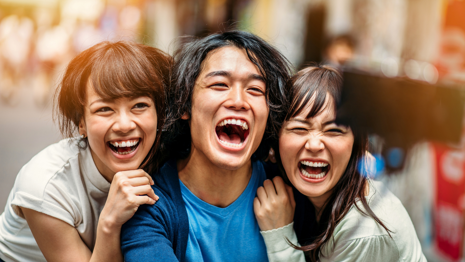 人が集まる場の様子